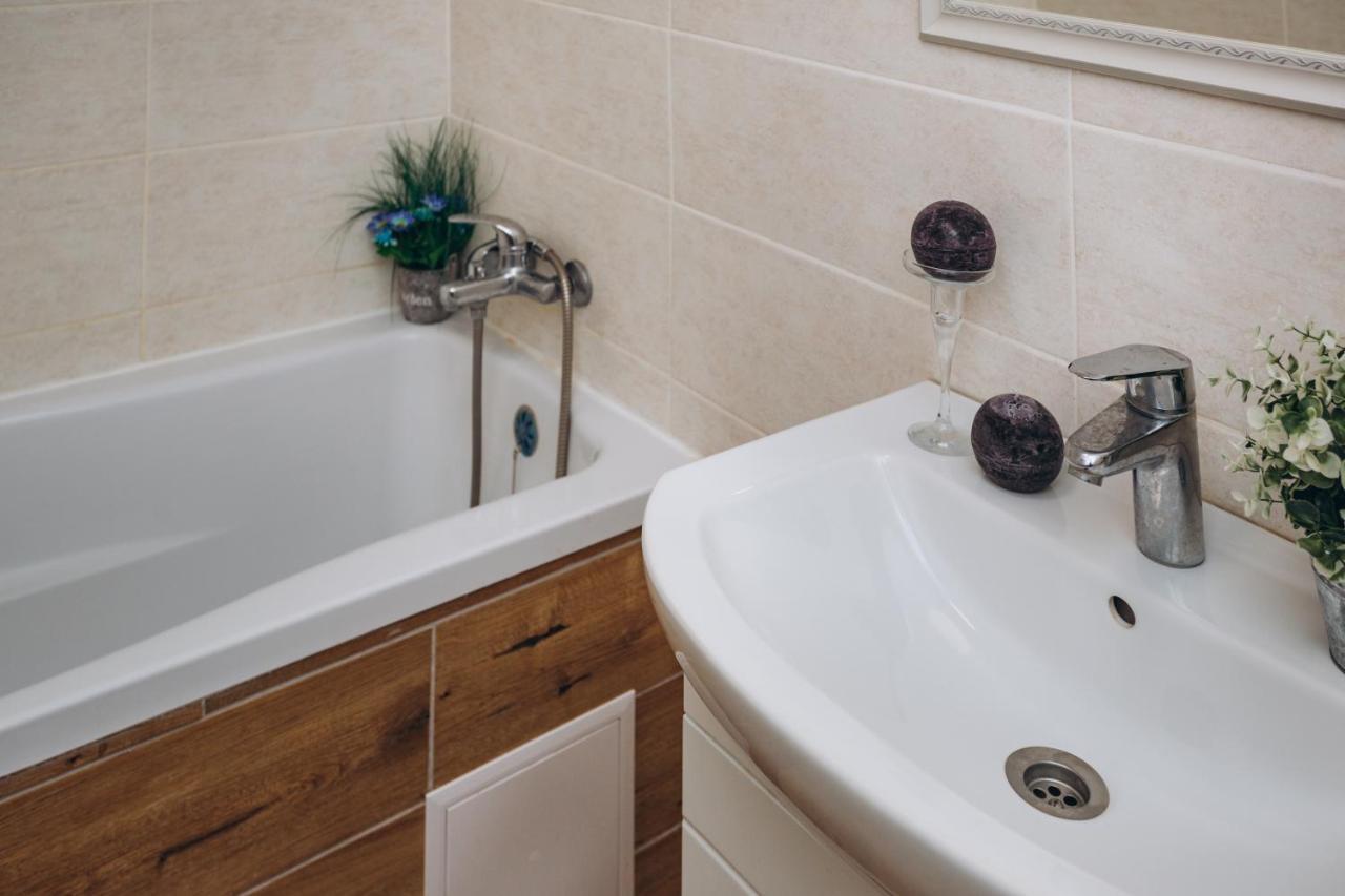Luxe Apart-Hotel Near Lavina New Building 1 Floor Sumy Bagian luar foto